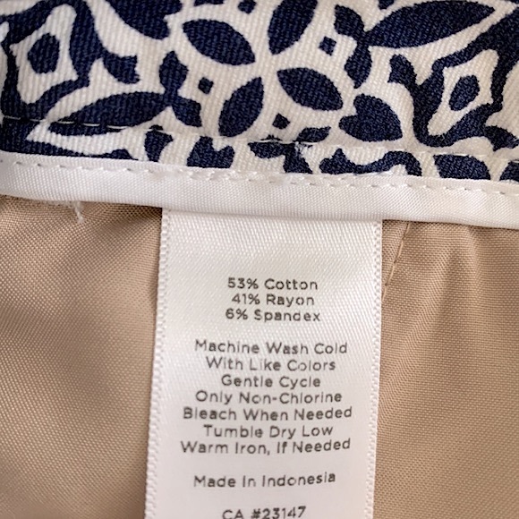 Talbots Tile Print Slim Crop 16WP - Picture 12 of 13